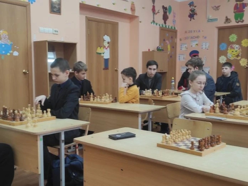 ​​​​​​​Весёлые пешки побеждают королей!.