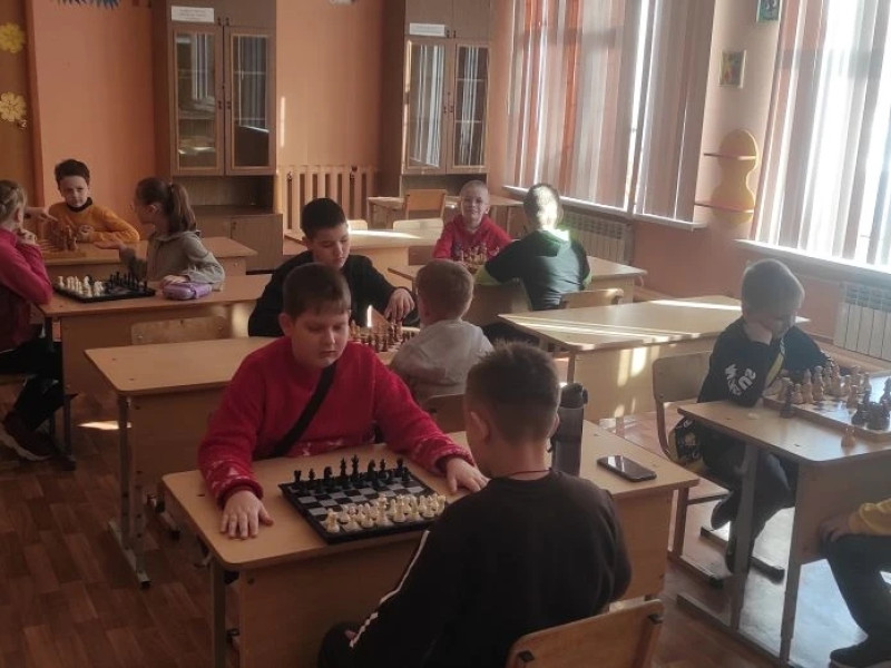 ​​​​​​​Весёлые пешки побеждают королей!.